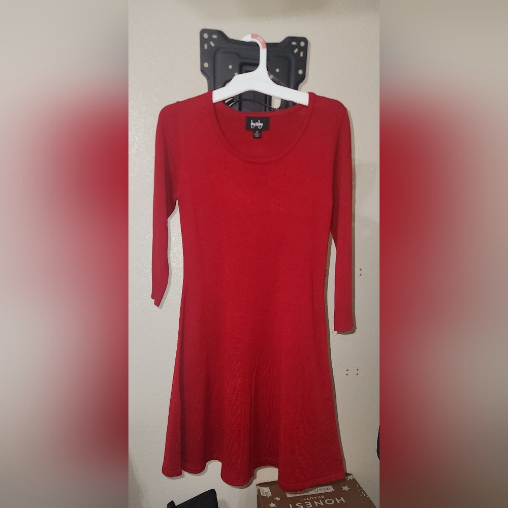 Fitted Red Tunic Top with Long Sleeves